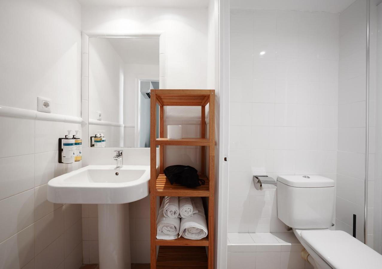 Numa Barcelona Seda Apartment Bagian luar foto
